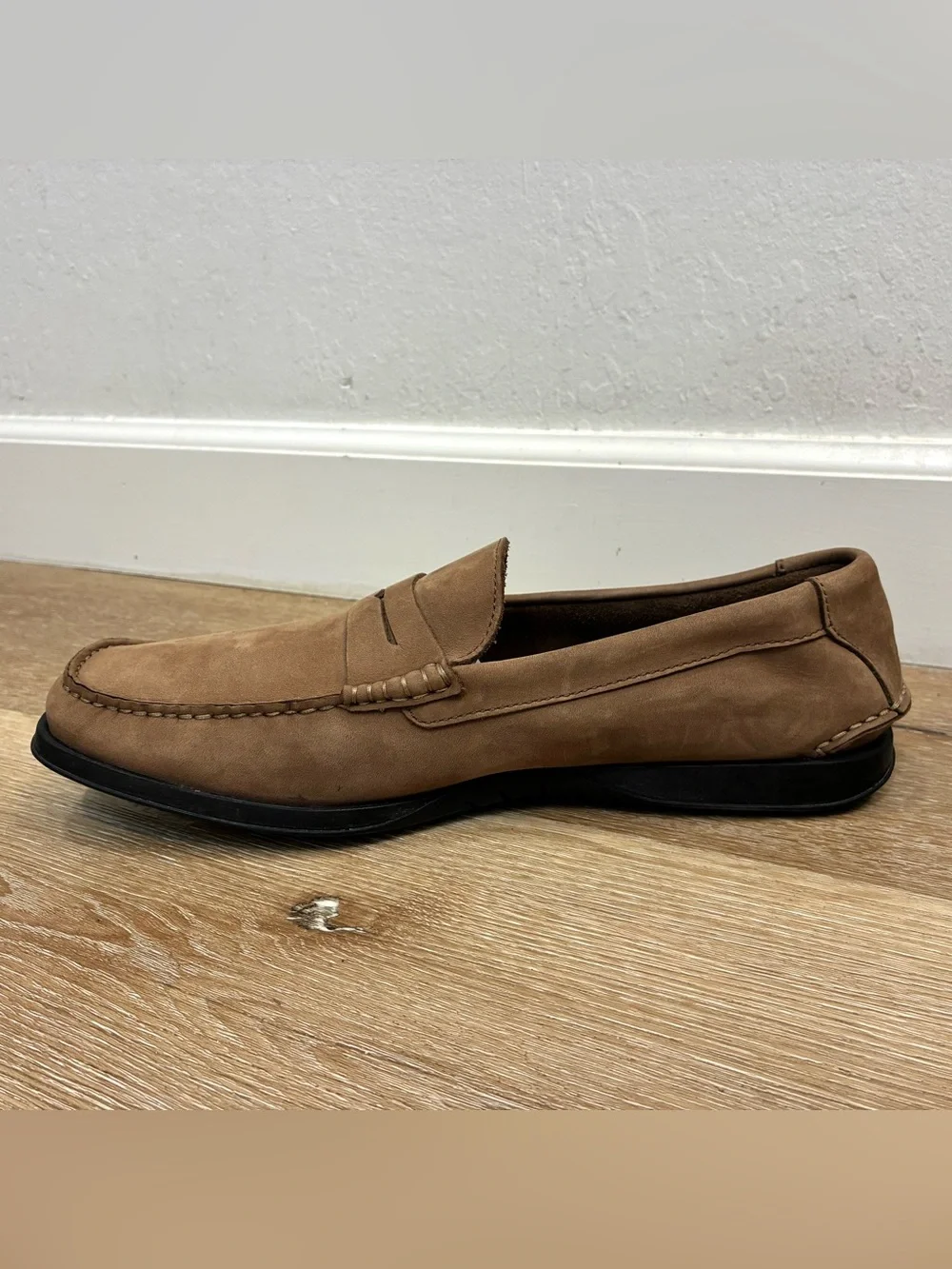 Tommy Bahama Slip-on Loafers Feature A Brushed Olive Brown Leather Men’s 13 M
